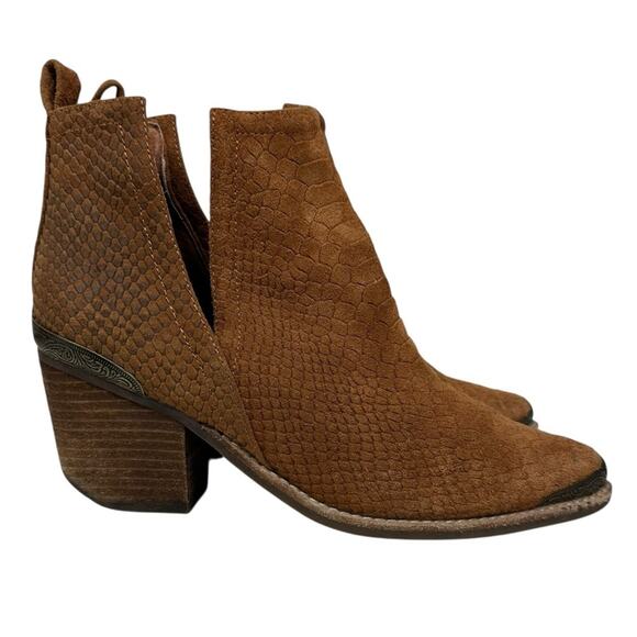 Jeffrey Campbell Cromwell Brown Textured Ankle Booties Size 8.5 - Picture 4 of 9